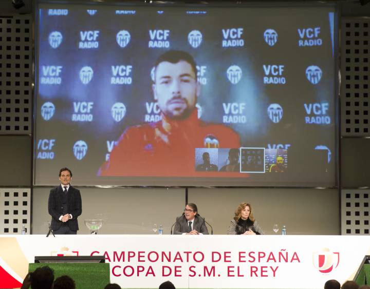 Javi Fuego: "Playing the second leg in Mestalla is important"