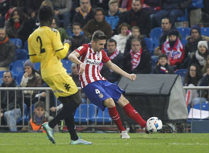 Siqueira close to joining Gary Neville’s Valencia on loan