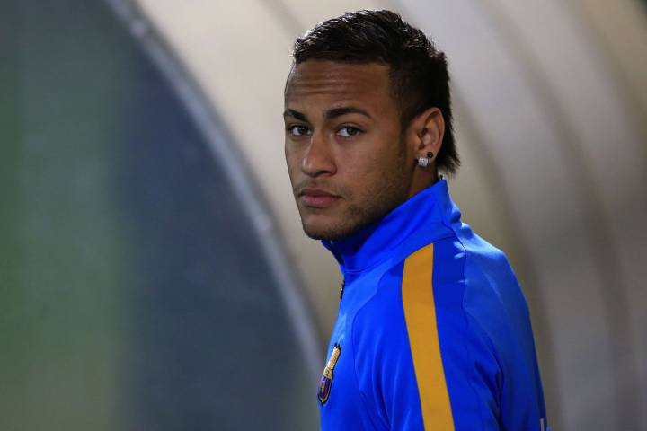 Neymar to face Spanish magistrate this evening