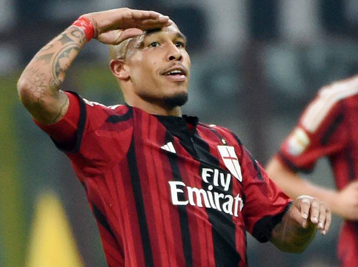 Dutch star De Jong joins Gerrard and Cole at LA Galaxy
