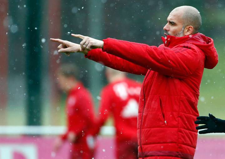 Guardiola: "I am like a woman, I can do things simultaneously"