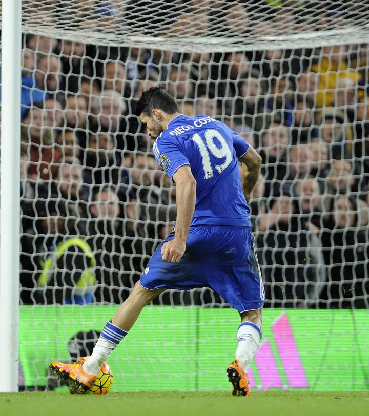 Costa saves Chelsea as Leicester move five points clear