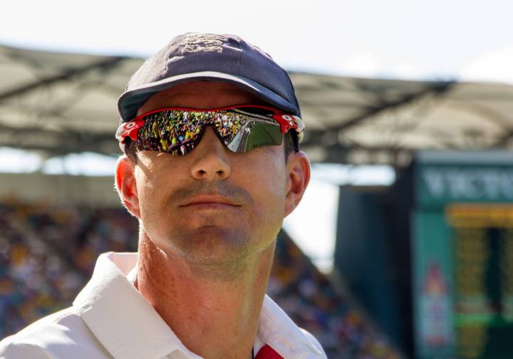 India captain Dhoni backs Pietersen for IPL