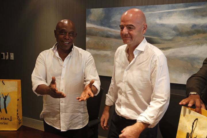 Sexwale "open to alliances" ahead of presidential vote