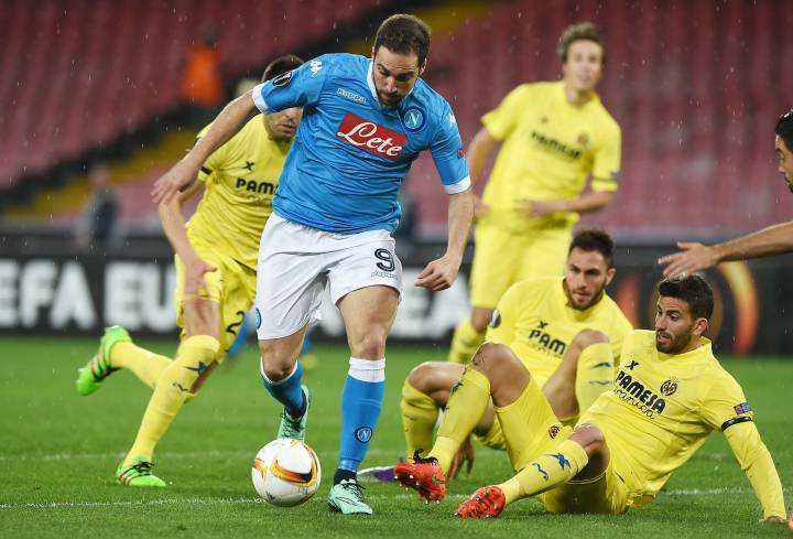 "Higuaín is fat; like a block of concrete" - De Laurentiis