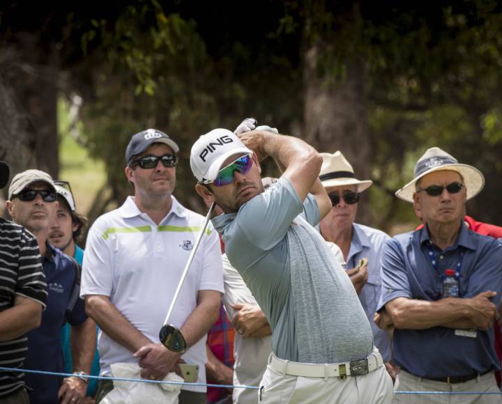 Oosthuizen holds steady to claim Perth International