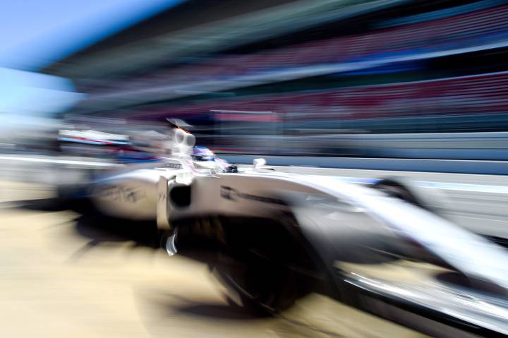 Bottas pips Hamilton to top testing times