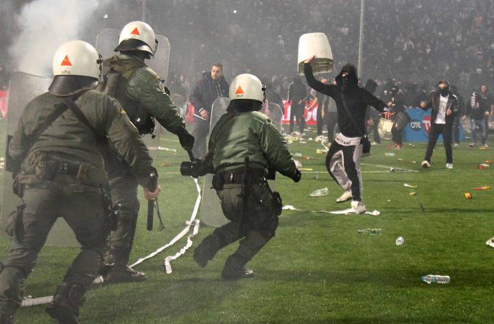 Greek FA condemn Toumba pitch invasion and violence