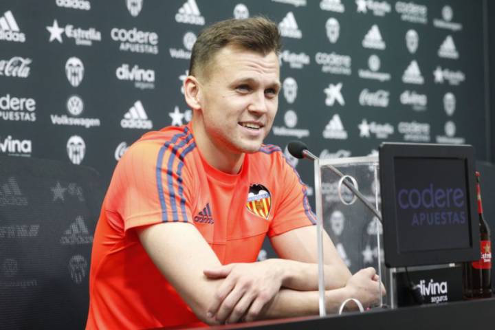 Cheryshev: "I'd be delighted if Valencia want me to stay"
