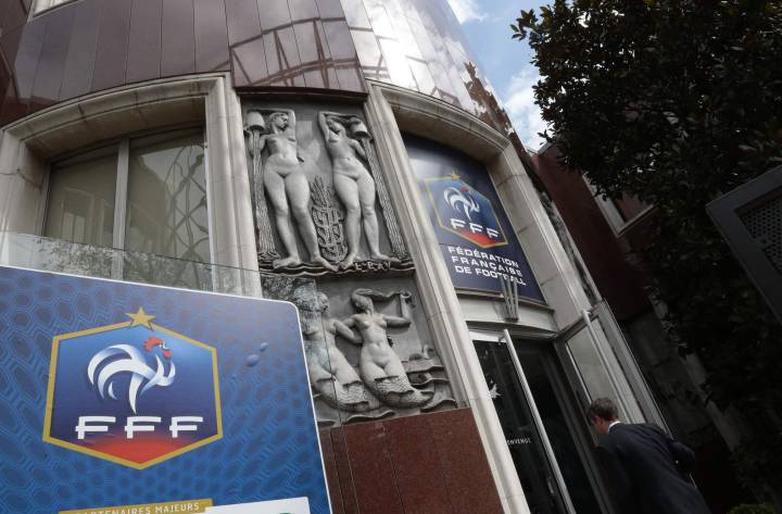 Blatter "very surprised" with search of French Federation