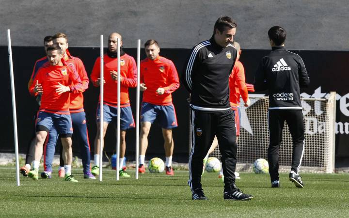 Neville slams ‘unacceptable’ Valencia performance