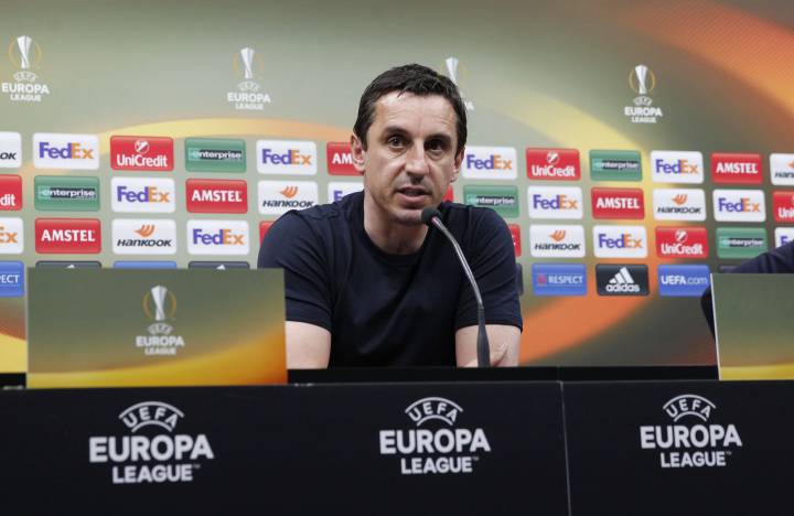 Neville stares into jaws of the lion:"We have to fight like locos"