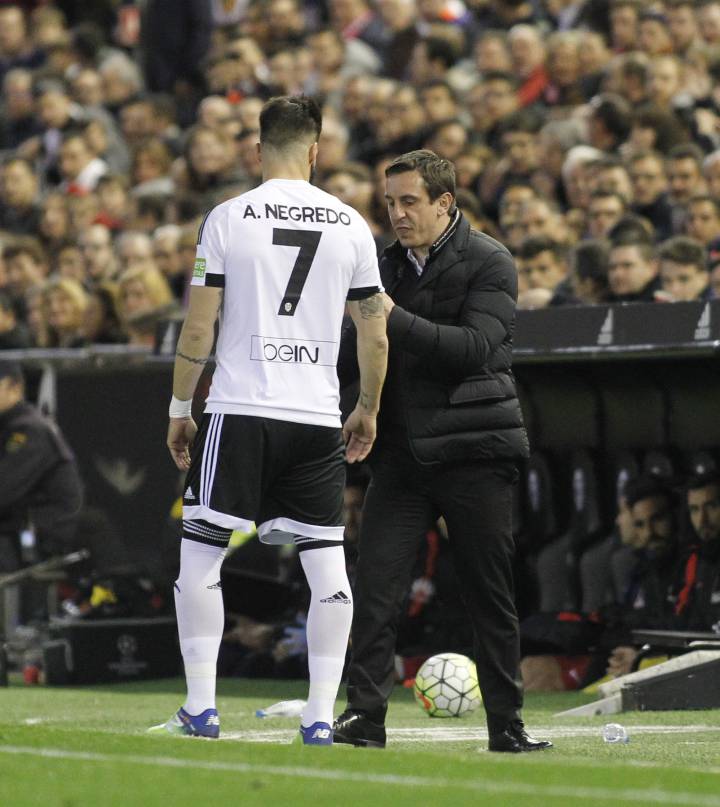Aduriz back for Athletic as Alcácer drops to Valencia bench