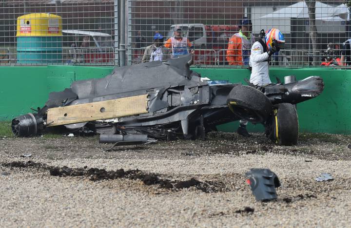 Alonso walks away from 310km/h crash in Australia
