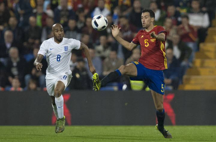 Broken finger could rule Busquets out of friendlies