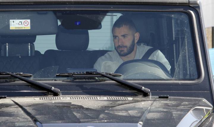 Benzema to find out if he will go to EURO 2016 by mid-April
