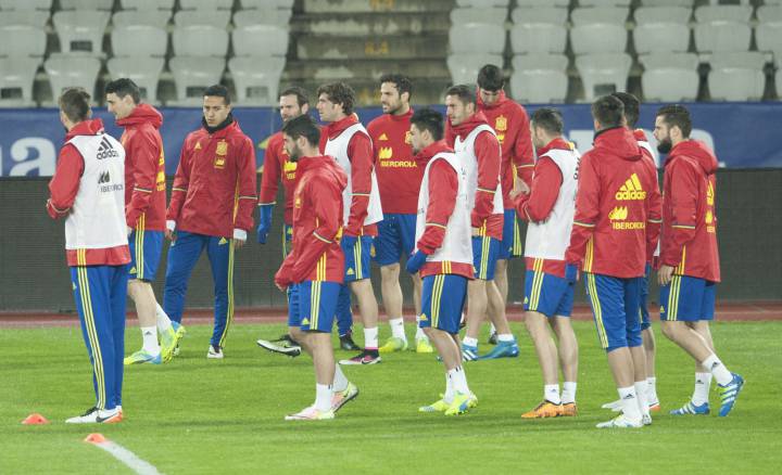 Del Bosque tries out Bartra, Sergi Roberto, Alcácer and Nolito
