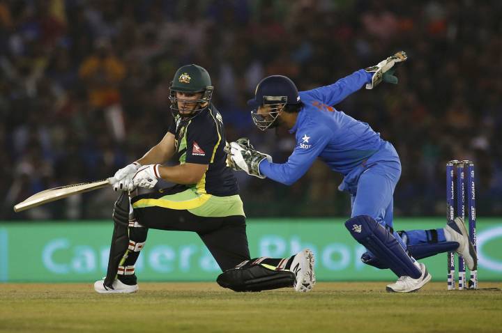 Australia set India target of 161 for semi-final place