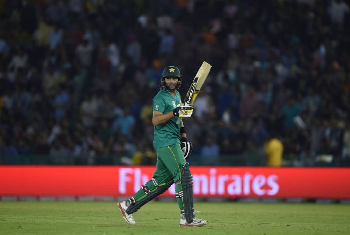 Afridi relinquishes Pakistan T20 captaincy