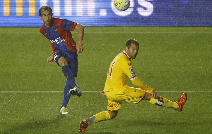 Epic relegation battle in the torrential Valencian rain