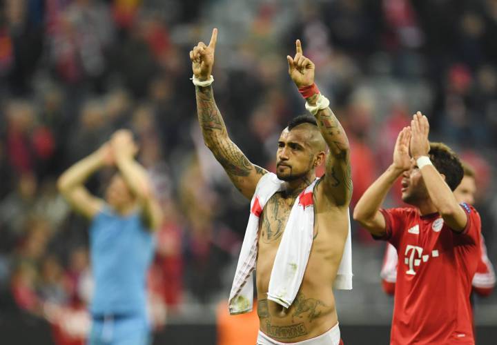 Benfica lose match but win hearts