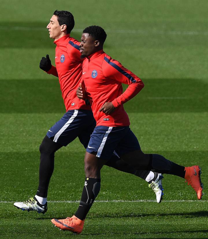 Aurier back in PSG squad for Man City clash