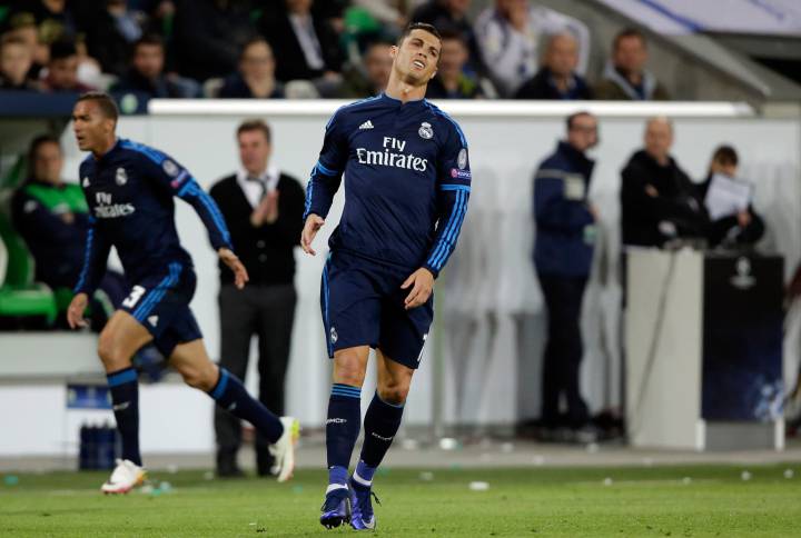 Real Madrid face Champions League exit after 2-0 loss