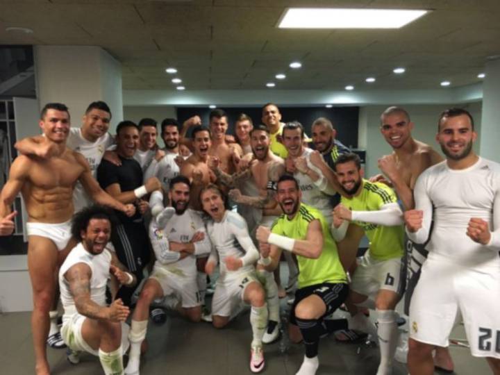 Real Madrid, buzzing in Camp Nou
