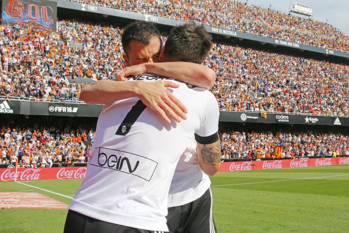 Valencia snatch a late winner in Mestalla against Sevilla