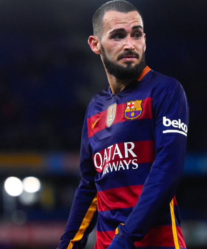 Vidal again left out of Barça squad as Piqué returns