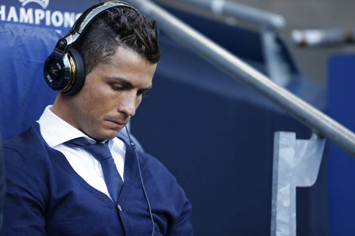 "If Cristiano pushes himself, he risks missing Euro 2016"