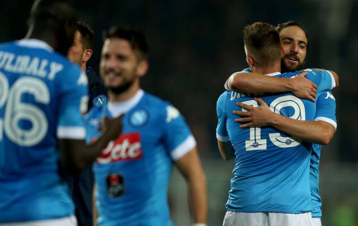 Higuain reaches 33 goals, Toni says ta-ta with a ‘Panenka’