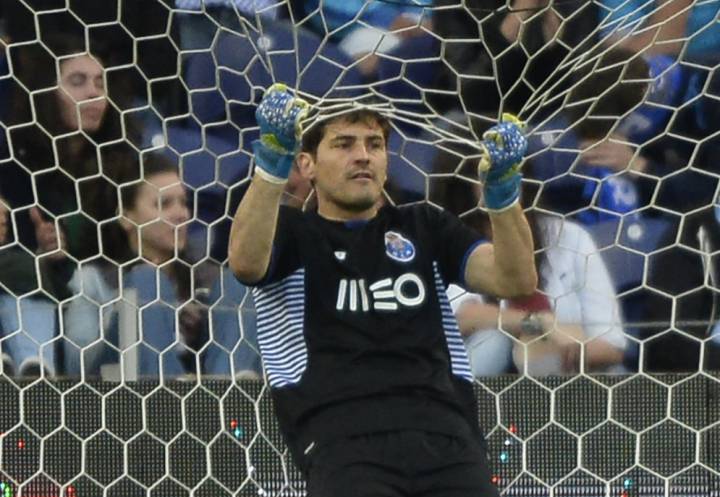 El portero del Oporto, Iker Casillas, durante un partido de la liga portuguesa.