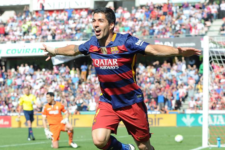 Suarez triple seals title for Barça