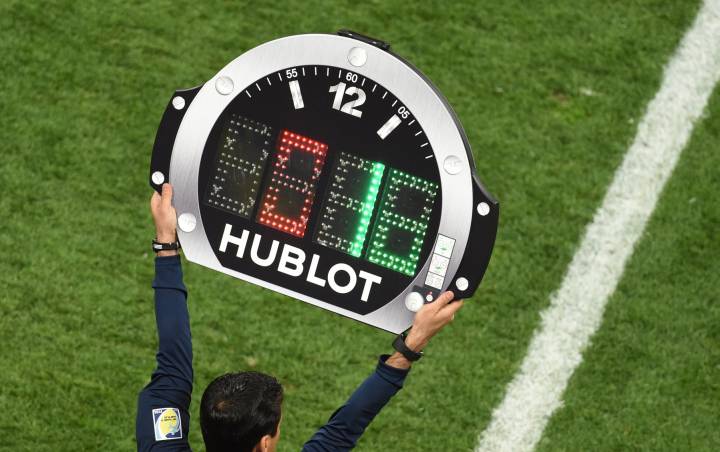 App to give fans smartphone vote on player substitutions?