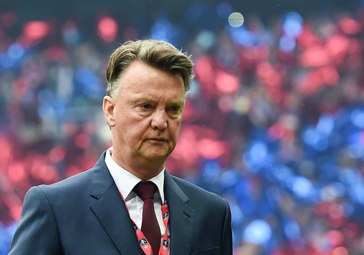 'It's over' says Van Gaal amid Mourinho reports