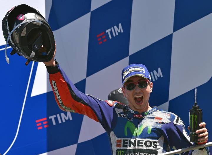 Lorenzo beats Marquez in Italian MotoGP