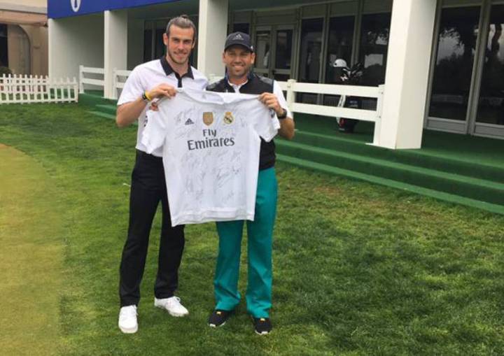 Gareth Bale poses with Sergio Garcia during the Spanish Open at the Real Club Valderrama.
