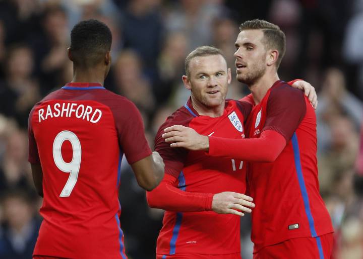 Let Rashford play, says England captain Wayne Rooney