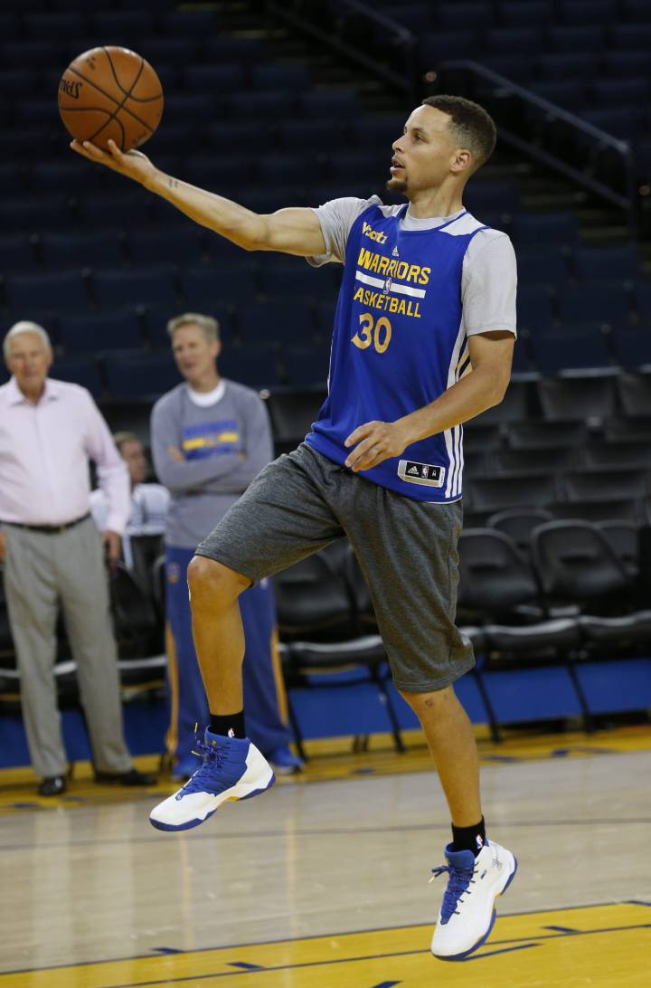 Curry and Irving seek shooting form in Finals