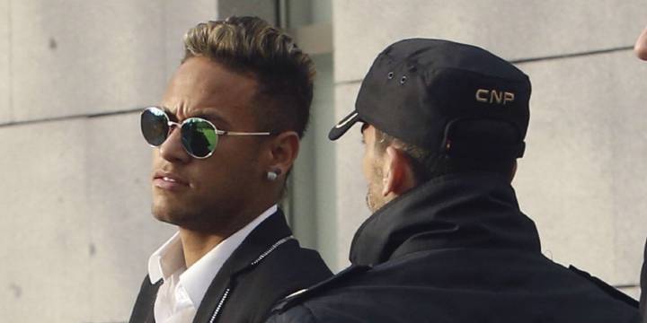 Spanish prosecutors target Neymar on corruption charge