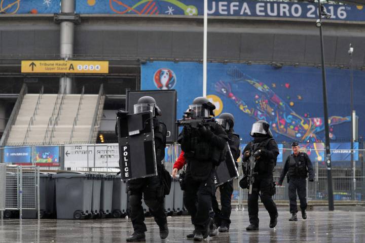 UK warns over "high" terrorism threat at Euro 2016 stadiums