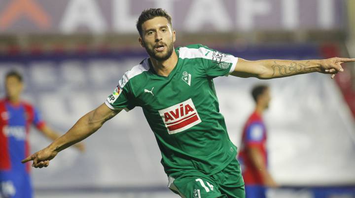 Borja Bastón bids Eibar goodbye with a moving open letter