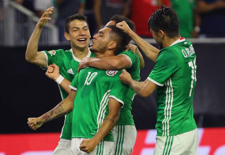 Late Corona strike secures top spot for Mexico