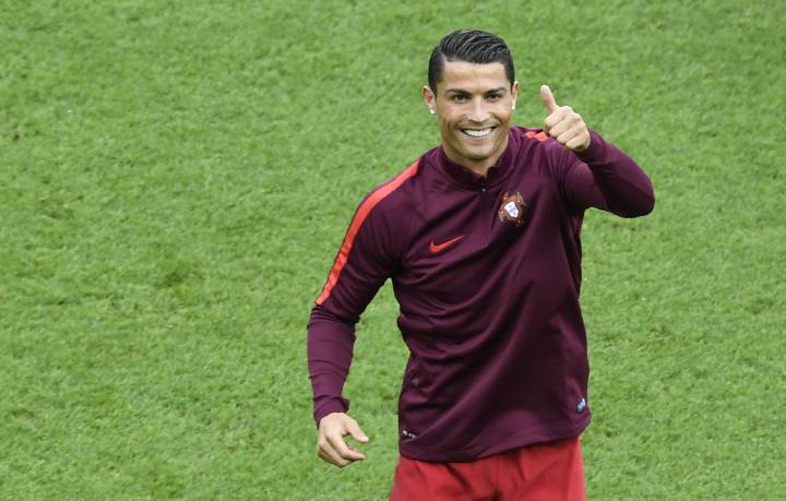 Cristiano overtakes Figo to become Portugal's most-capped player