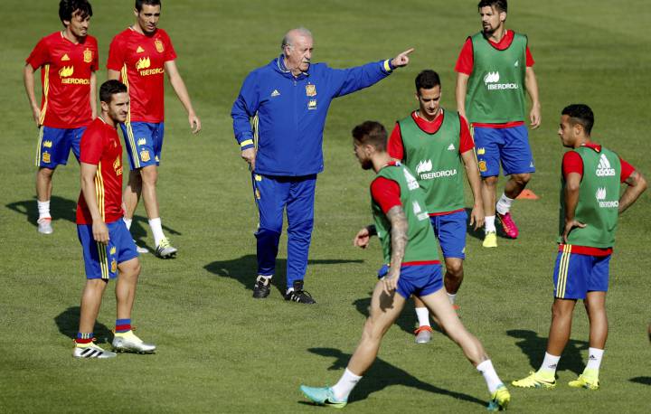 Del Bosque tries out Koke-Iniesta midfield pairing for Italy game