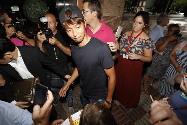 Kiyotake to take Maradona's No.10 shirt at Sevilla
