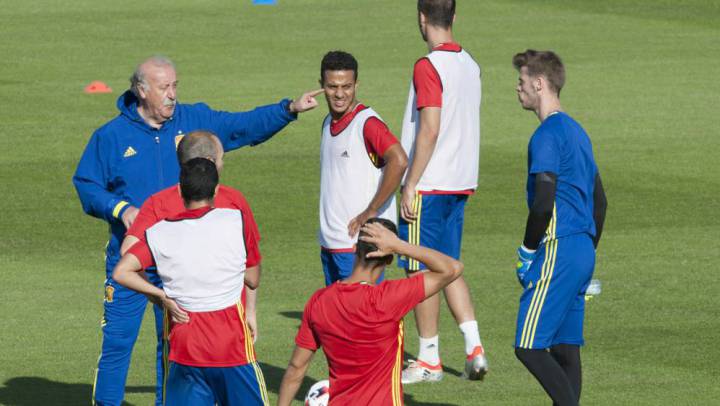 Ten Spain players drug tested by UEFA