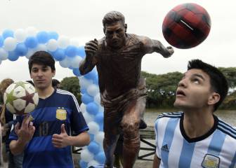 Lionel Messi statue unveiled in Buenos Aires