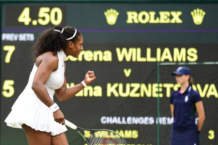 Serena Williams sweeps into Wimbledon quarter-finals